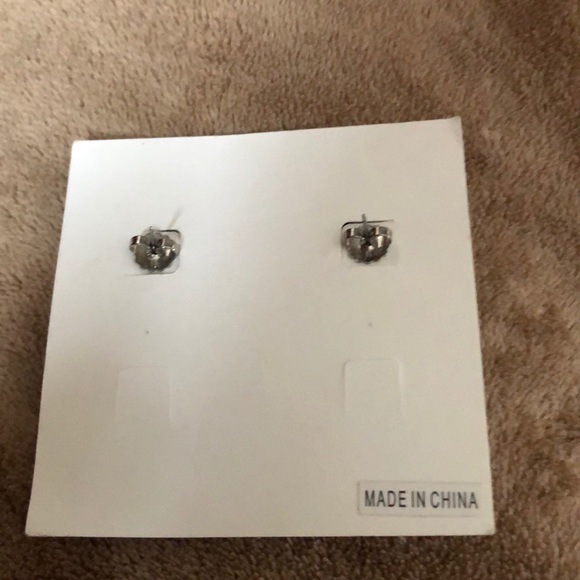 NIP LiA SOPHIA  earrings - Picture 2 of 2